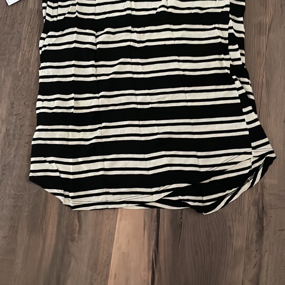 LuLaRoe Randy tee - Picture 4 of 8